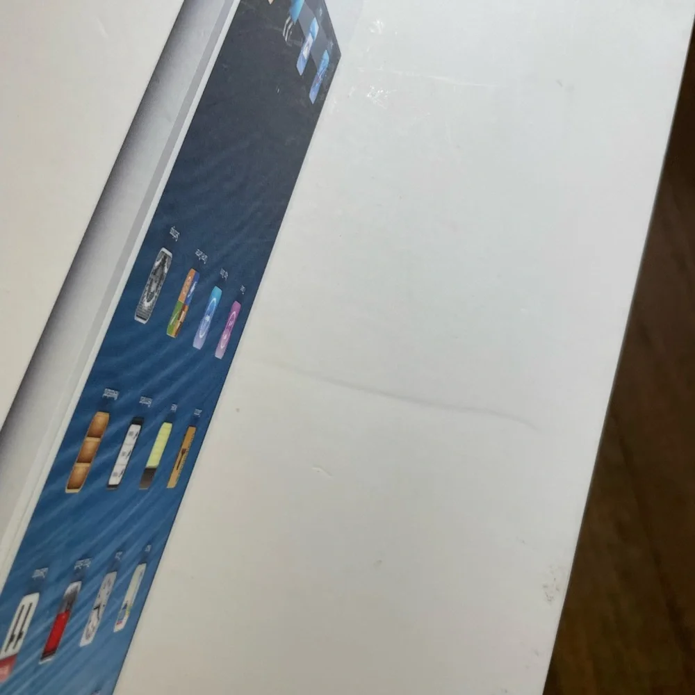 Apple White iPad Tablet - White Front, Silver Back